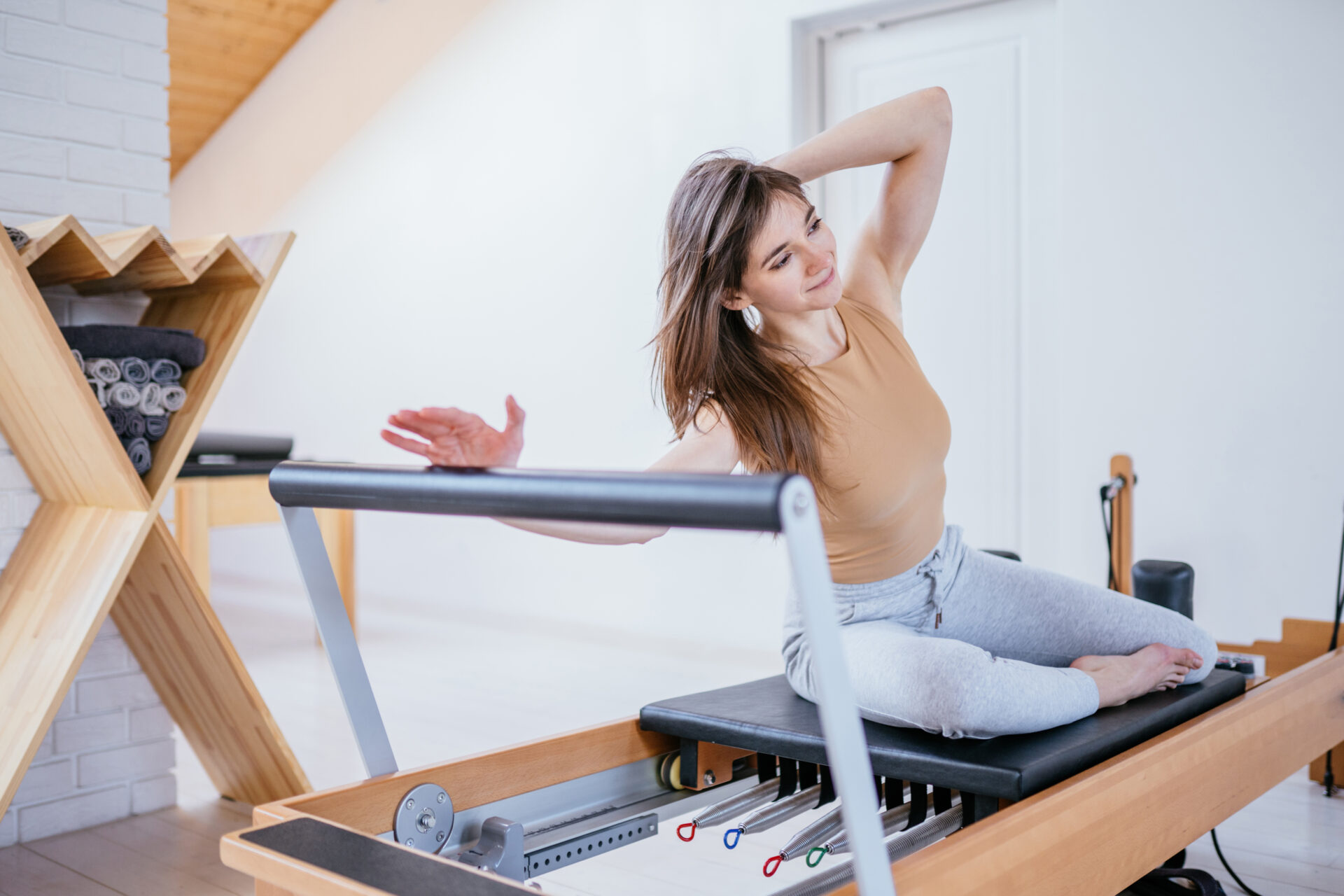 マシンピラティスパーソナル axis pilates | 24時間ジムaxisflex